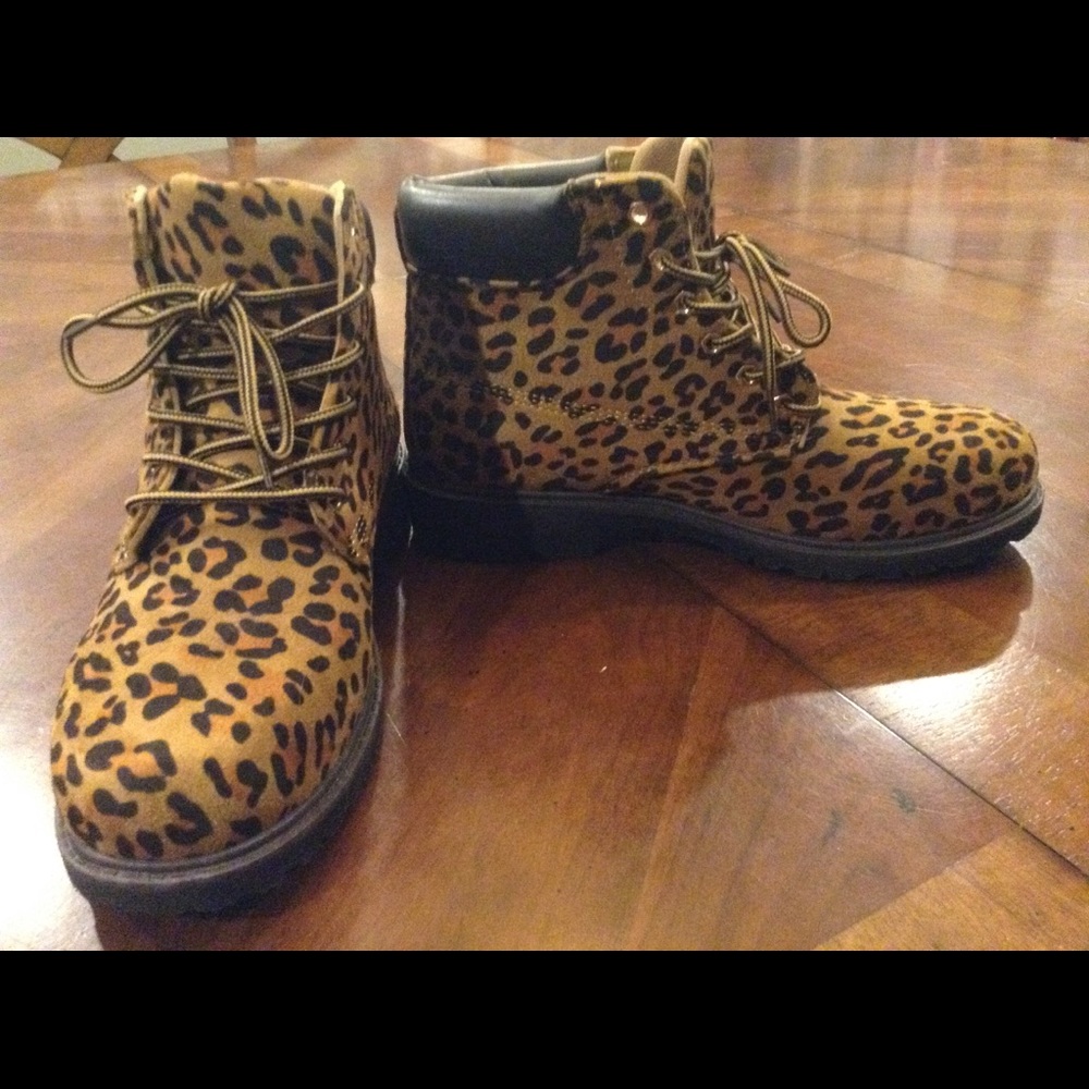 Leopard work boots